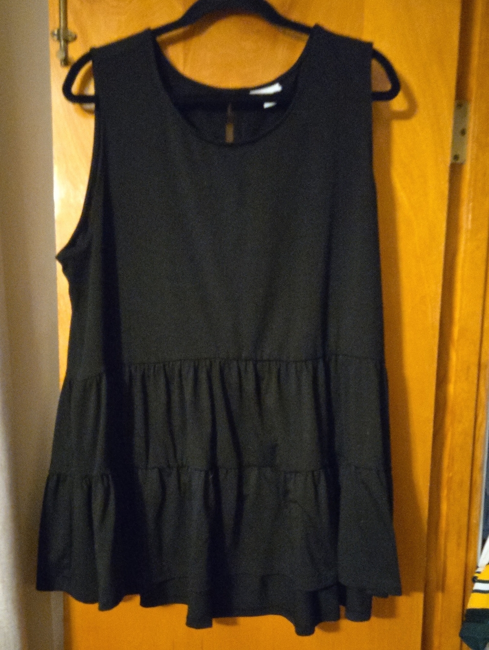 LuLaRoe black sleeveless tiered tunic top